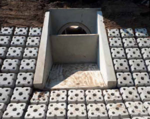 geotextielmatten met betonblokken