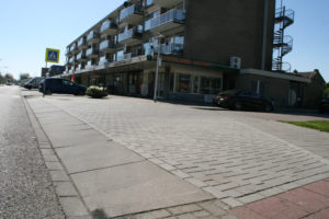 Circulaire, biobased betonstraatstenen voor inritten in Waddinxveen