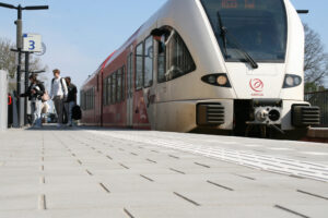 Station Kesteren vernieuwd met circulaire, bioverrijkte perrontegels