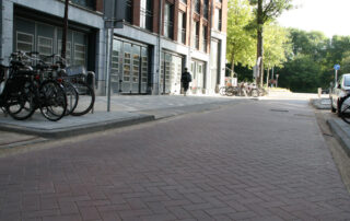 betonstraatsteen met keramische deklaag