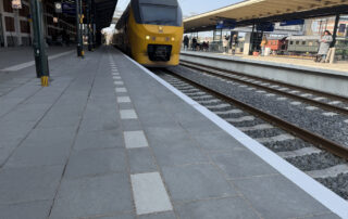Duurzame betontegels op Station Hoorn (6)