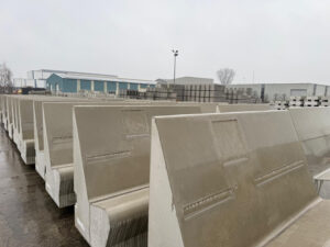 Maatwerk betonelementen gereed voor transport